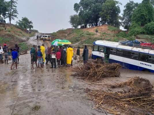  » Un cyclone et des inondations font plus de 1000 morts au Mozambique
